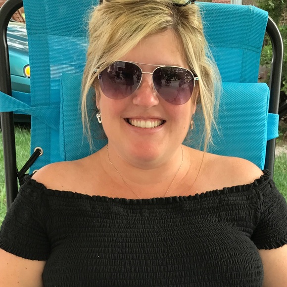 Meet your Posher, Heather - Picture 1 of 1